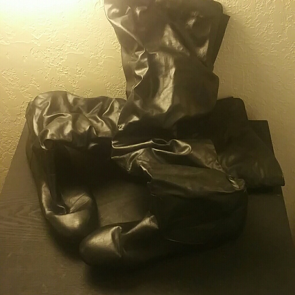 Knee high black boots size 10